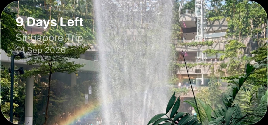 A medium photo-theme widget: the Jewel waterfall, 9 days left to a Singapore trip.